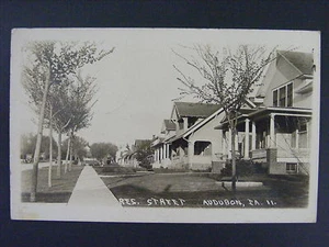 Audubon Iowa IA Wohn Straßenszene Häuser Echtfoto Postkarte RPPC 1925 - Bild 1 von 1