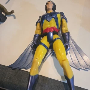 TOY BIZ MARVEL UNIVERSE FLYING HEROES WOLVERINE 10" 1998 ACTION FIGURE VINTAGE - Picture 1 of 3
