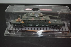 Menards Gold Line "O" Scale United States Army Flat Car with Tank Lights & Sound - Picture 1 of 6