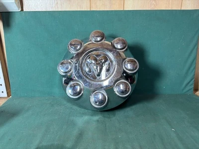 (1) Tapacubos central Dodge Ram 2500 3500 SRW CROMO FÁBRICA OEM 52121450AB Foto 1 de 4