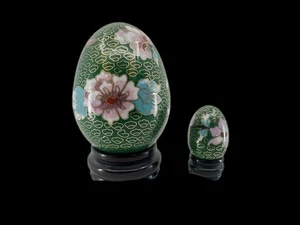 Pair of Vintage Cloisonné Enamel Floral Eggs on Wood Stands | 4” & 2” Asian Rare - Picture 1 of 10