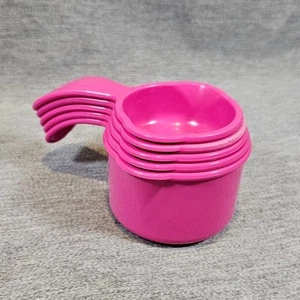 Tupperware Messbecher 5er Set in HOT PINK gebogene Griffe geprägt *LESEN* - Bild 1 von 5