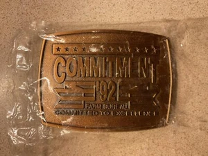 Farm Bureau Commitment To Excellence '92 goldene GÜRTELSCHNALLE neu in Verpackung - Bild 1 von 2
