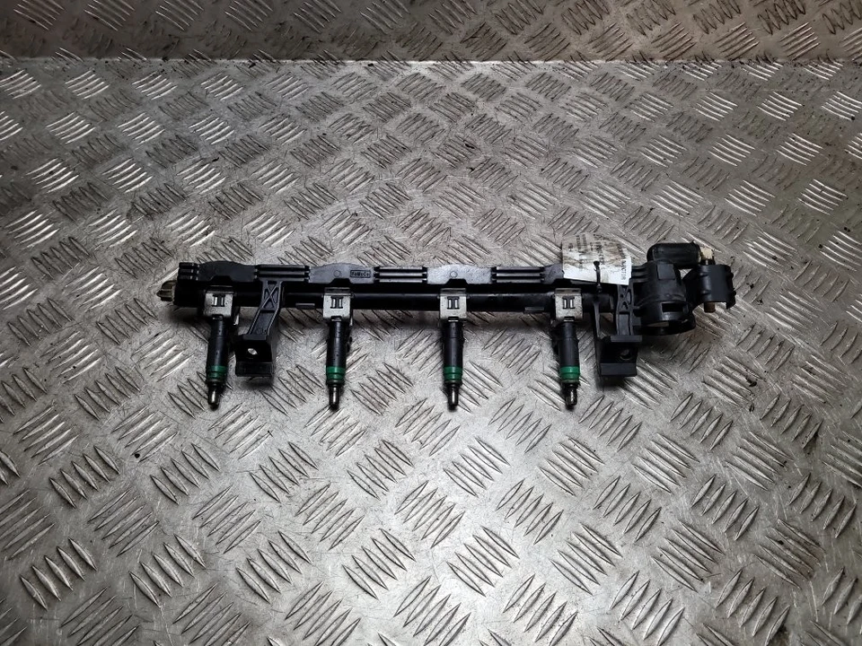 FORD FIESTA MK6 1.4 PETROL FXJA FUEL INJECTOR RAIL WITH INJECTORS VP5S6U-AB - Image 1 of 4