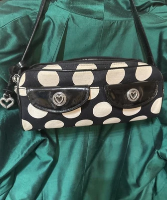 "Bolso Brighton Vintage charol negro/color blanco puntos 11"" de ancho con dijes" Foto 1 de 4
