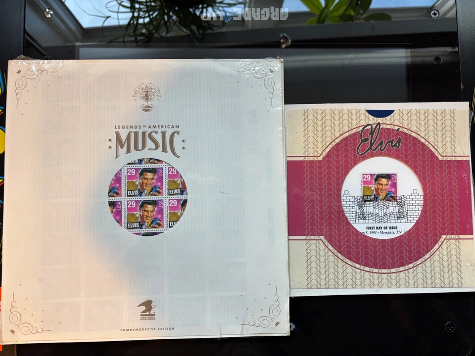 Elvis Presley 40 Stamp Sheet and Saver Sleeve Legends of American Music  *Plus*  - Image 1 of 4
