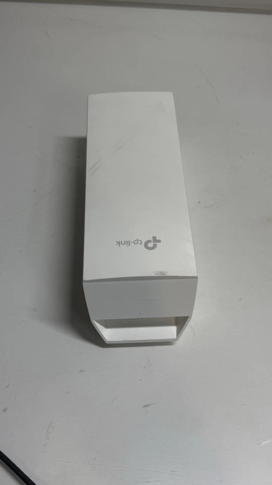 TP-Link CPE210 | 2.4GHz High Power 300Mbps Wireless Outdoor Access Point / CPE - Image 1 of 4