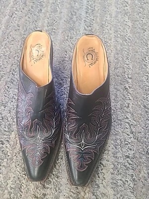 Zapatos de mulas Lucchese Charlie 1 Horse 7 B de cuero negro cosido con tacón deslizante Foto 1 de 4