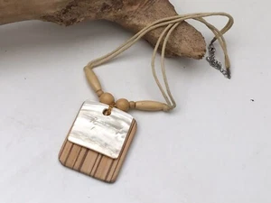 Collar Boho Étnico Madera MOP Madreperla Cuerda Colgante - Imagen 1 de 11