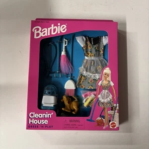 BARBIE CLEANIN' HOUSE DRESS 'N PLAY SET #68658 MATTEL 1997 - Picture 1 of 2