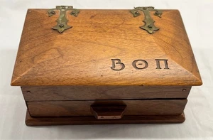 Antique c1930s Beta Theta Pi Arts & Crafts Wooden Cuff Link / Stud / Jewelry Box - Picture 1 of 9