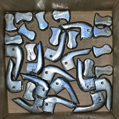 Window Handle 14 Ea  and 15 Knobs - Image 1 of 2