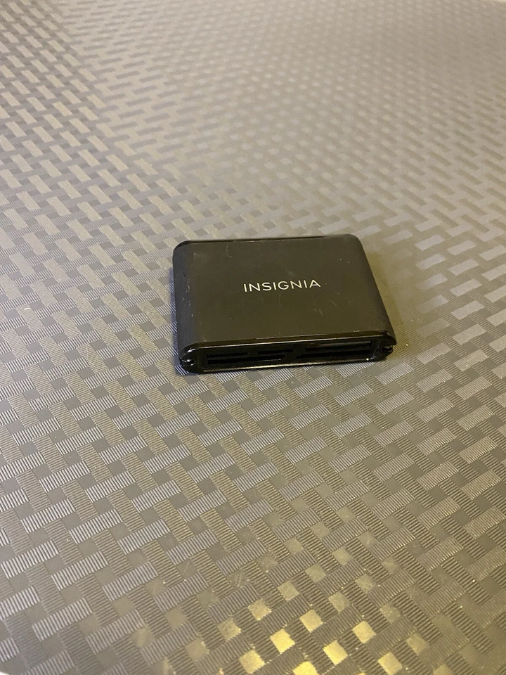 Insignia NS-CR20A1 Black Portable USB 2.0 Multiformat Memory Card Reader - Image 1 of 4