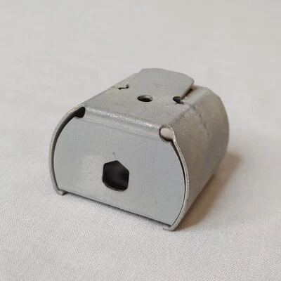 Tambor de escalera de metal Levolor para persianas horizontales de 2 pulgadas - agujero Chevron - 3 piezas Foto 1 de 4