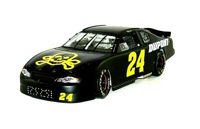 COCHE DE PRUEBA JEFF GORDON RETRO PERSONALIZADO AMARILLO CALAVERA Y HUESO CRUZADO #24 CHEVY NEGRO 1/24 Foto 1 de 4