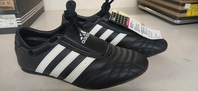 adidas TKD SM-II Low Cut Taekwondo, Karate, Kungfu,  Martial Arts Train Shoes 6 - Image 1 of 2