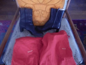 Bally schwarze Lederstiefel Damen Gr. 6-1/2" M innen und außen sehr gut - Bild 1 von 9