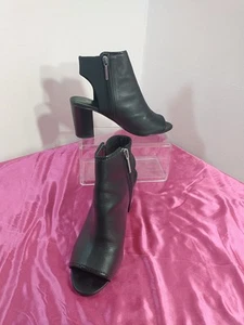 Donald J Pliner INKA Women's SZ 8M Black Leather Open Toe Zip Bootie - Picture 1 of 11