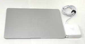 Apple Macbook Air M2 Chip 8-Core 13in 256GB SSD 8GB A2681 2022 Silver Good - Afbeelding 1 van 5