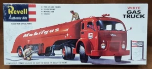Revell Mobilgas 1/48 White Gas Tanker Big Rig Truck Plastic Model  # 1420 SEALED - Picture 1 of 2