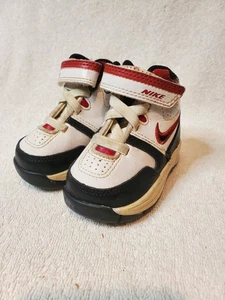Vintage Nike Baby High Top Basketballschuhe Größe 2C - Bild 1 von 3