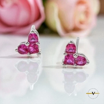 ORECCHINI DONNA A FORMA DI CUORE ZIRCONI ROSSI IN ARGENTO 925 DIMENSIONI 1,3 CM - Immagine 1 di 4