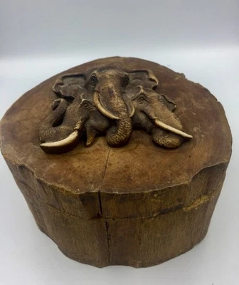 Joyero de madera vintage hecho a mano - Relieve de elefantes 50 años - Tailandia - Laos Foto 1 de 4