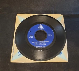 THE ATTRACTIONS That Girl Is Mine Vinyl 45 VG+ RARE 1967 Soul LISTEN - Picture 1 of 4