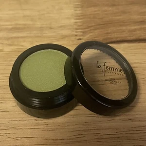 La Femme Cosmetics Makeup Ultra Pearl Eye Shadow 0.07 oz LIME Brand New - Picture 1 of 3