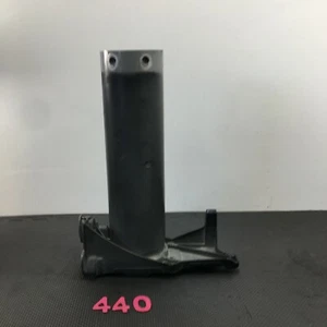04-10 Soporte de riel de cuadro delantero derecho pasajero Audi A8L OEM - Imagen 1 de 6