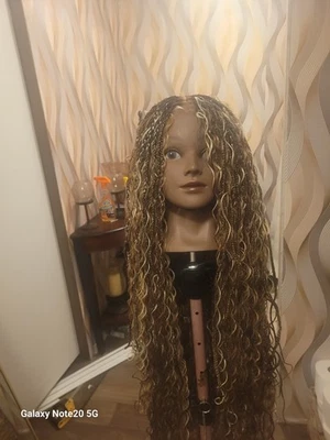 Peluca trenzas de pelo rizado Goddess Braids peinado, boho crochet Foto 1 de 3