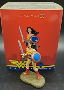 Dept 56 DC Comics Wonder Woman Village Retirado 6005633 Departamento 56 - Imagen 1 de 2