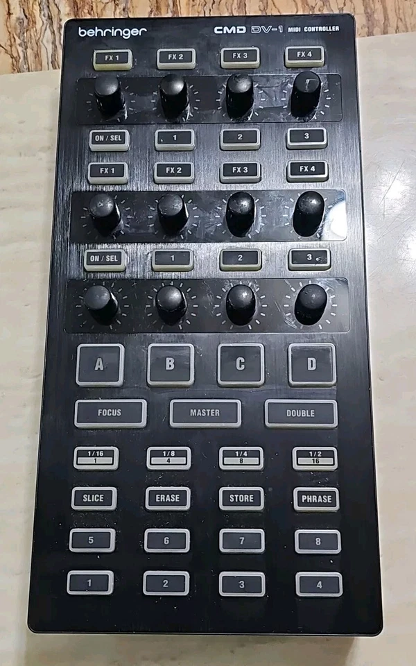 Controlador DJ Behringer CMD-DV1 Foto 1 de 3
