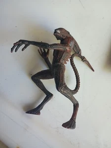 Vintage Alien Action Figure 1992 Loose Kenner  - Picture 1 of 2