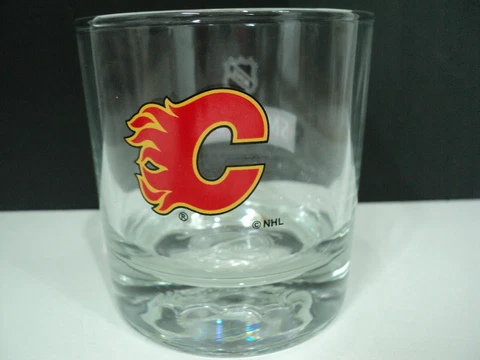 Smirnoff Vodka CALGARY FLAMES NHL Tumbler Glass Crest. 3.5" EUC Cover