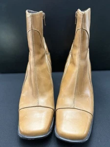 Vintage Clarks Square Toe Y2K hellbraune Damen-Lederstiefeletten 8 M Absatz Booties - Bild 1 von 8