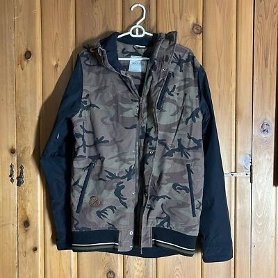Holden camo snowboard jacket. - Image 1 of 4