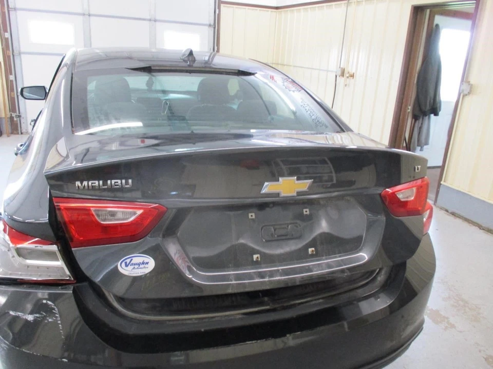 Chevrolet Malibu 2017 Bootlid/Tailgate Black 84538677 3289 Foto 1 de 4