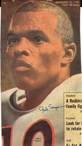 1969 Gale Sayers Signed Great Shape Chicago Bears  Magazine Autograph - Picture 1 of 3