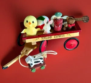 VTG Toy Land Express Mini Dollhouse Wooden Wagon Teddy Guitar Doll Ball Duck Lot - Picture 1 of 4