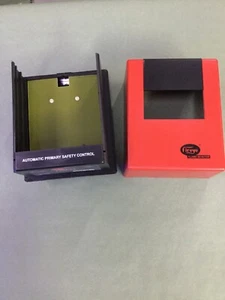 FIREYE EB700 Flame Monitor Chasis And Cover 120V NEW - Picture 1 of 7
