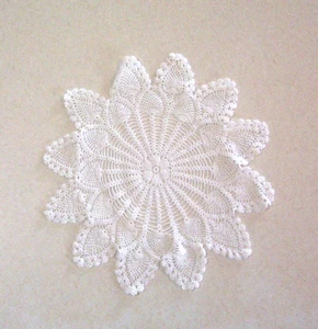 White Pineapple Style Delicate Hand Crochet Doily 10" - Picture 1 of 1