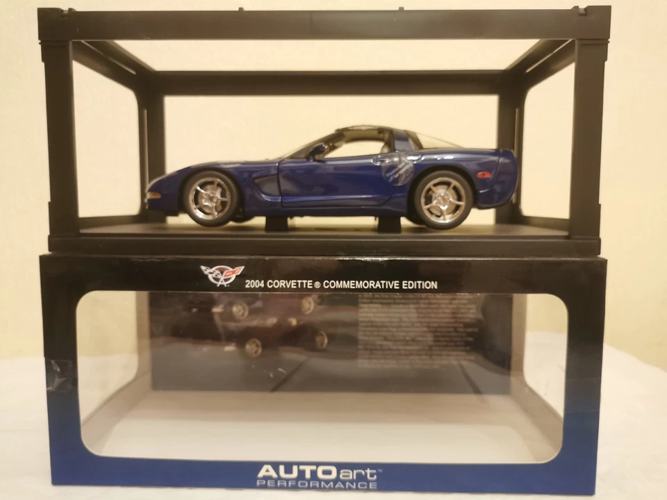 AUTOART - 1:18 E - CHEVROLET CORVETTE C5 "COUPE" - AN. 2004 - BLEU - REF. 71157 - Photo 1/4