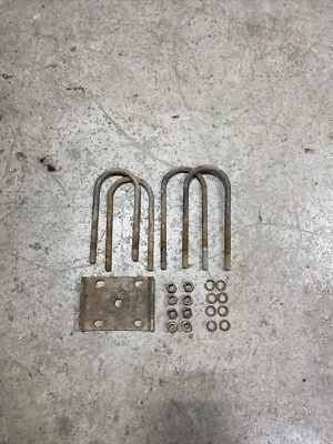 Jeep Cherokee XJ 91-01 Chrysler 8.25 Rear Leaf Plate + U-Bolts With Hardware(B91 - Image 1 of 4