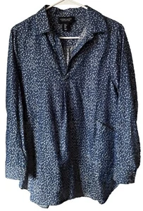 Jones & Co Women’s Denim Shirts Button Front V Neck Size M Animal Print Pockets - Picture 1 of 11