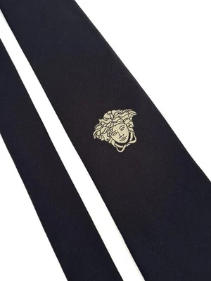 Corbata negra clásica GIANNI VERSACE.  100% seda. Excelente estado. Foto 1 de 4