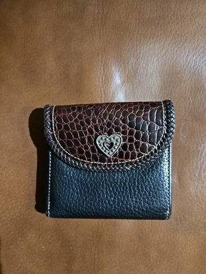 Mini billetera plegable vintage Brighton negra marrón de cuero granulado de cocodrilo en relieve Foto 1 de 4