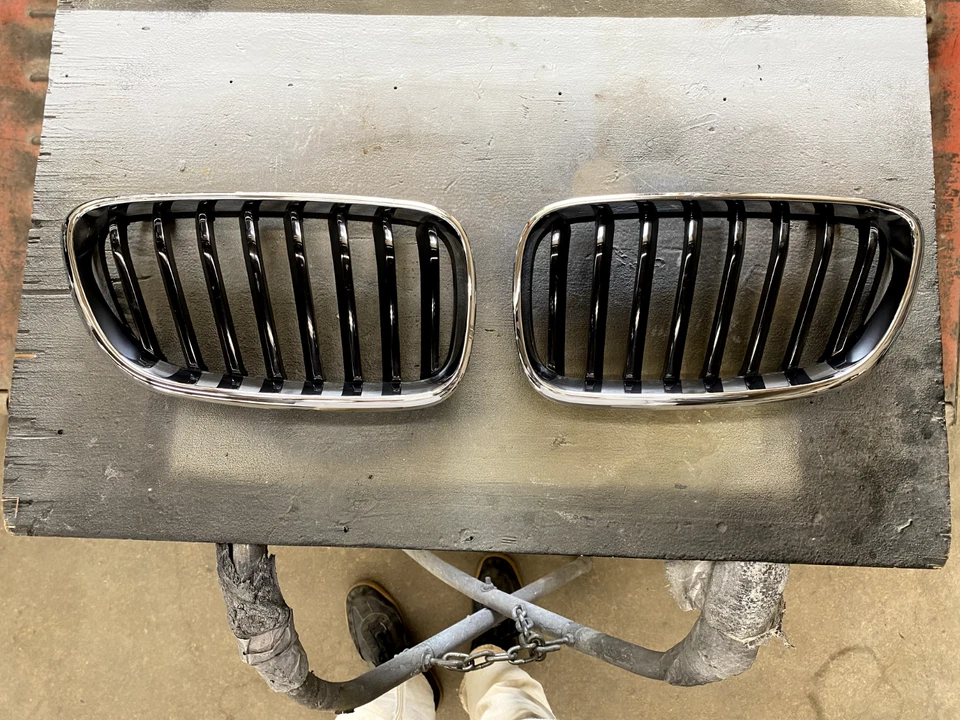Par de rejillas delanteras OEM BMW SERIE 2 F22 F23 7295522, 7295526, 7295524 Foto 1 de 4