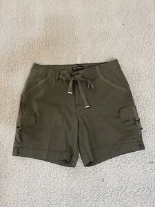 Lee Olive Green Mid Rise Regular Fit Drawstring D-Ring Cargo Shorts Size 8,10/10