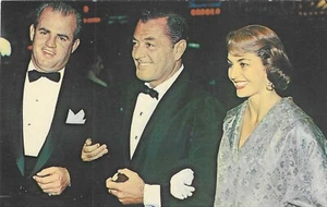 Cartolina d'epoca celebrità cromata Cyd Charisse marito Tony Martin Hollywood - Foto 1 di 2
